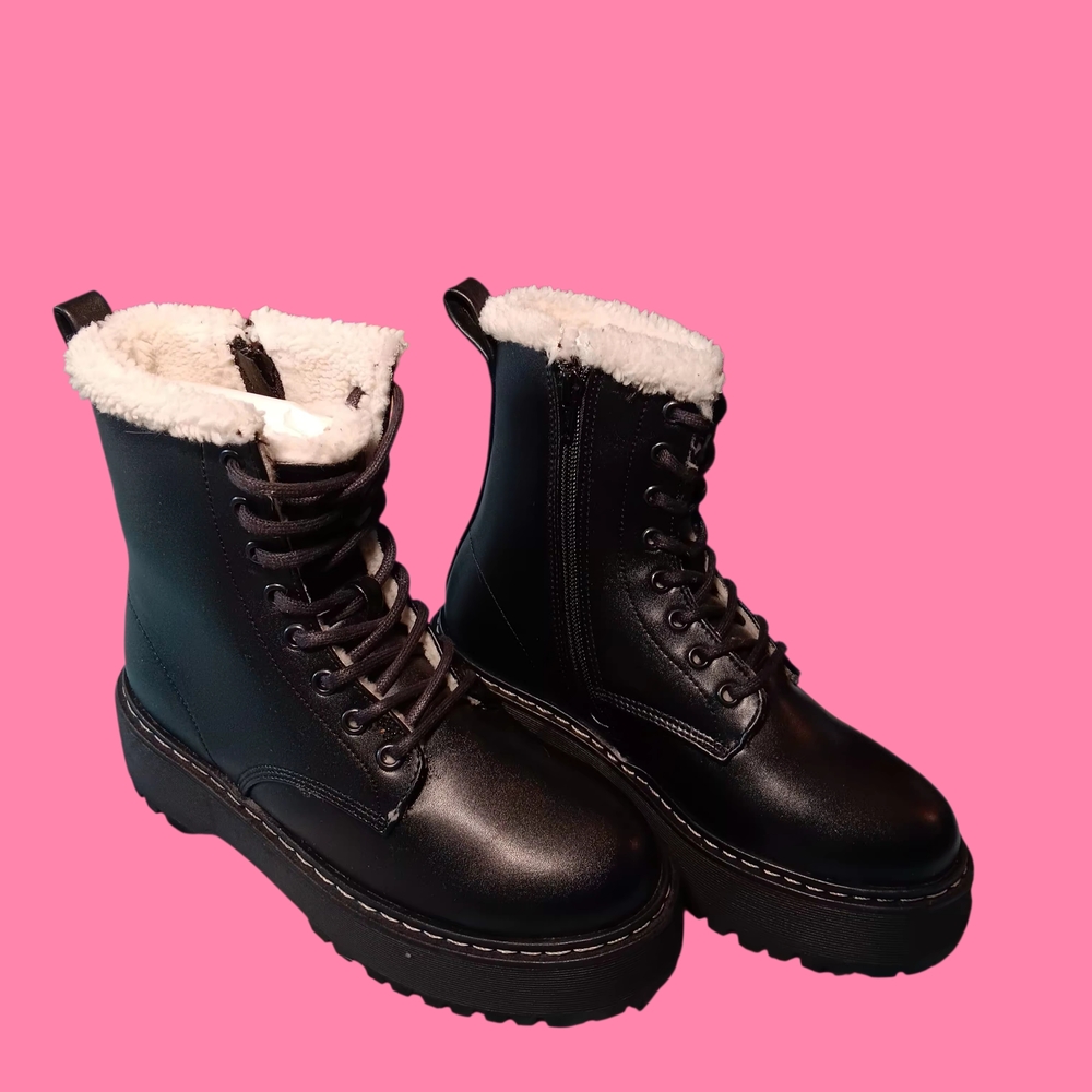 Steve Madden Women's  Black Bettyy Combat Lug Boot Size 7 New Lace & Zipper Up